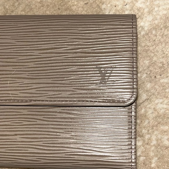 💯Authentic Louis Vuitton Epi Portefeuille International Long Wallet - Picture 4 of 17